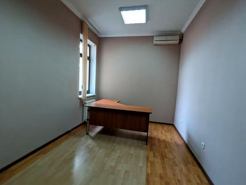 комерційна за адресою Павла Загребельного вул. (Миколи Раєвського), 8