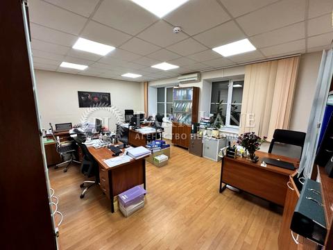комерційна за адресою Шовковична вул., 7-А