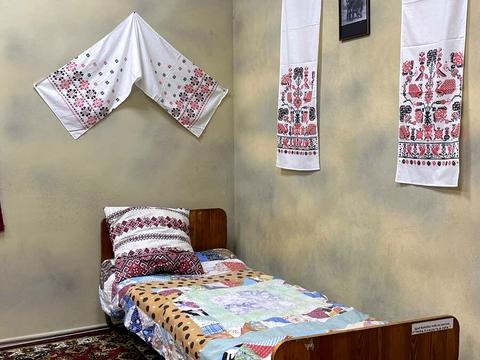 комерційна за адресою Князя Володимира Мономаха вул. (Отто Шмідта), 35-37