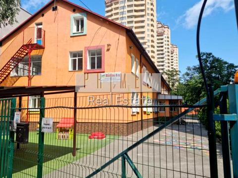 комерційна за адресою Борщагівська вул., 204 к2