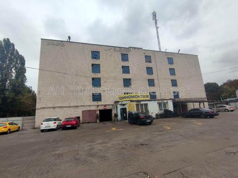 паркомісце за адресою Василя Касіяна вул., 1