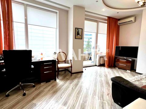 квартира за адресою Літературна вул., 1