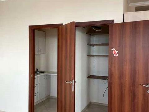 комерційна за адресою Павла Тичини просп., 18-Б