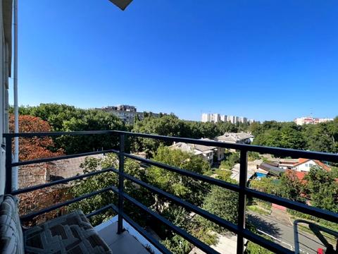 квартира за адресою Докова вул., 15