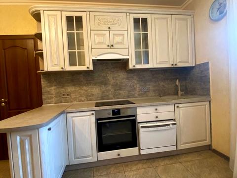 квартира за адресою Софії Русової вул., 1