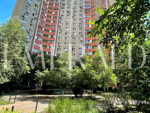 комерційна за адресою Урлівська вул., 30