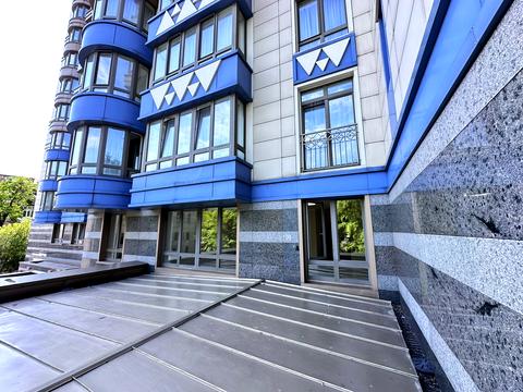 комерційна за адресою Інститутська вул., 18-А
