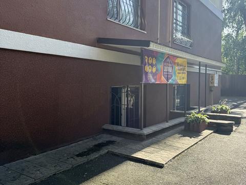 комерційна за адресою Єрощенка вул., 12-А