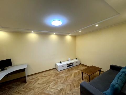 квартира за адресою Срібнокільська вул., 8
