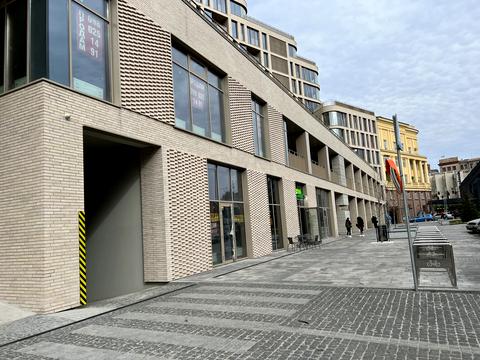 коммерческая по адресу Короленко ул., 2к