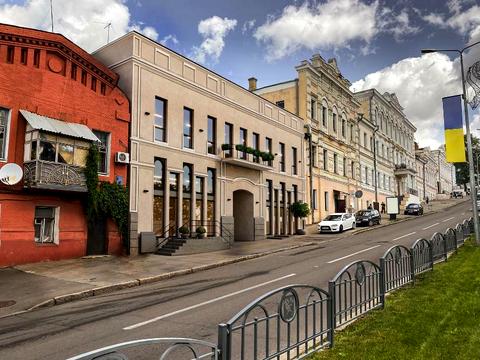 коммерческая по адресу Бурсацкий спуск, 6