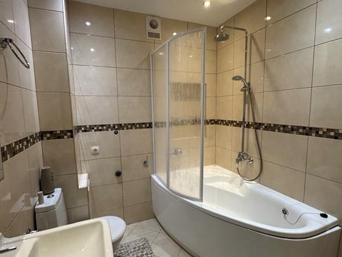 квартира за адресою Зоопаркова вул., 12