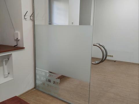коммерческая по адресу Веры Холодной пл., 1