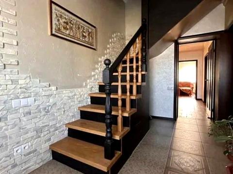 будинок за адресою Осіння вул., 37
