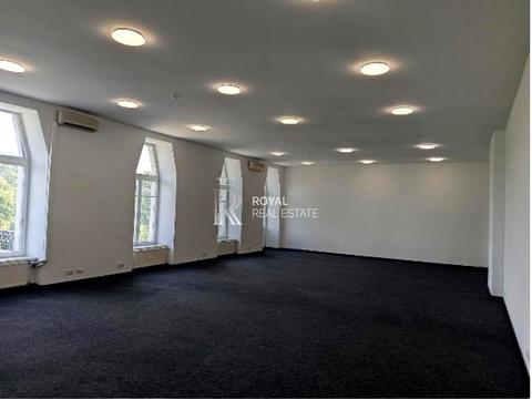 коммерческая по адресу Музейний пер., 4