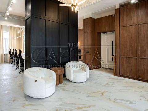 комерційна за адресою Еспланадна вул., 32-В