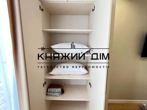 квартира за адресою Дніпровська набережна вул., 17-К