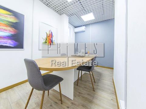 комерційна за адресою Саксаганського вул., 121