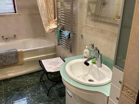 будинок за адресою с. Петропавлівська борщагівка, Польова вул., 61