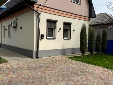 будинок за адресою Чарівна