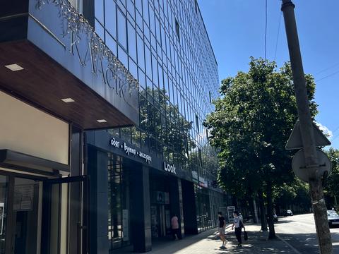 коммерческая по адресу  пл., 45