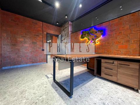 комерційна за адресою Джона Маккейна вул. (Івана Кудрі), 1