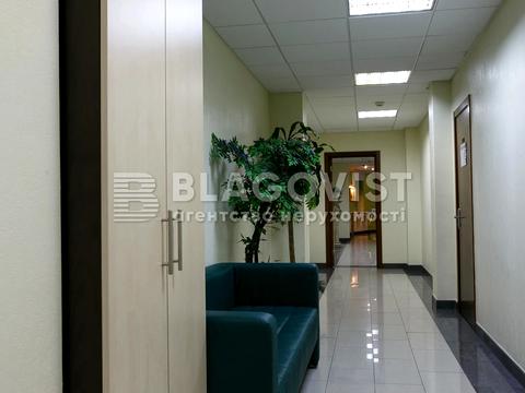 комерційна за адресою Спортивна пл., 3