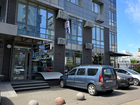 комерційна за адресою Трускавецька вул., 6-В