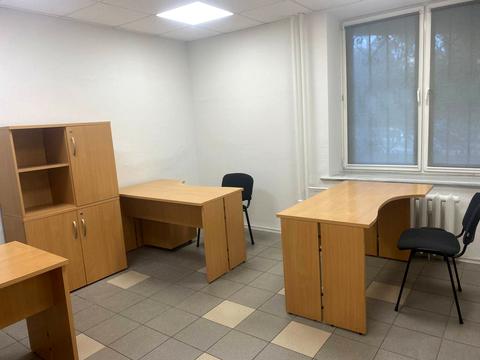 комерційна за адресою Левка Лук'яненка вул. (Маршала Тимошенка), 29-В