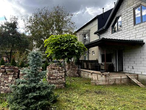 будинок за адресою смт. Новий Яричів, Героїв Майдану, 33