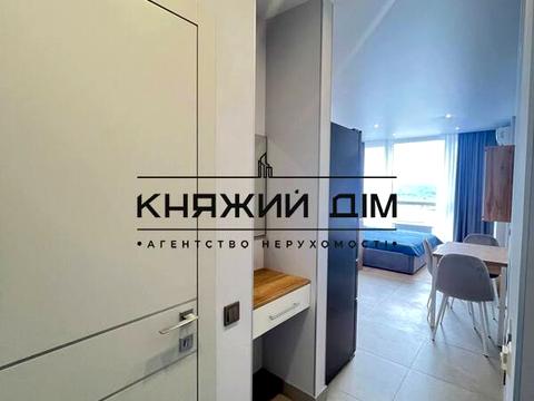 квартира за адресою Дніпровська набережна вул., 17-К