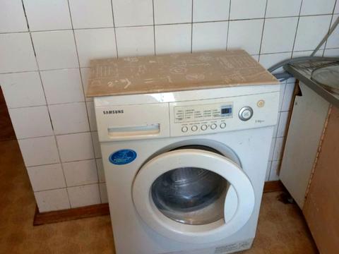 квартира по адресу Строителей ул., 12