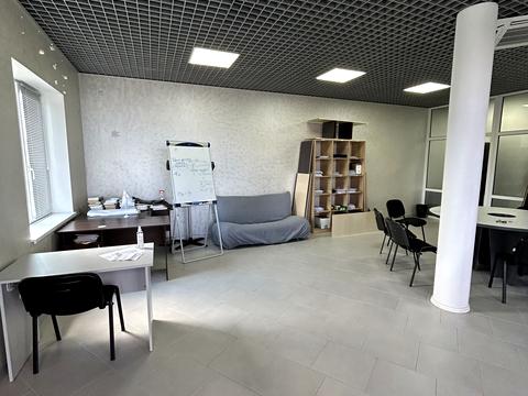 комерційна за адресою Гнатюка пров., 3