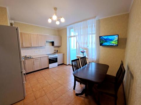 квартира за адресою Сім'ї Кульженків вул. (Петра Дегтяренка), 31-А