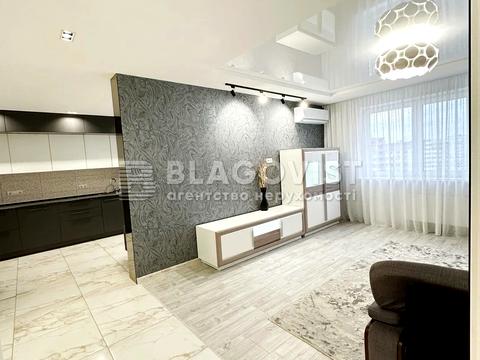 квартира по адресу Софии Русовой ул., 5