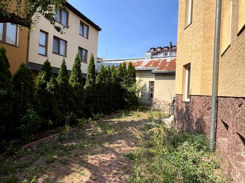 комерційна за адресою Іллі Мечникова вул., 75