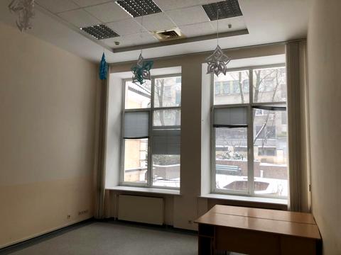 коммерческая по адресу Владимира Моссаковского ул. (Клари Цеткін), 1-А