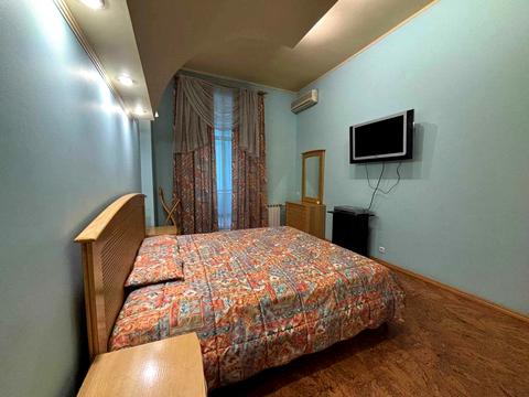 квартира за адресою Шота Руставелі вул., 27