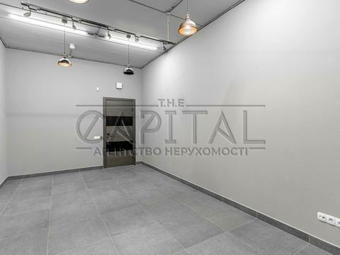 комерційна за адресою Академіка Лебедєва вул., 1