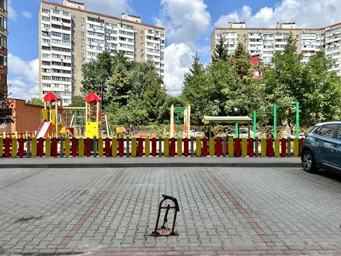 квартира за адресою Академіка Єфремова вул. (Командарма Уборевича), 8-А