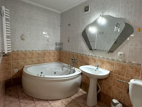 квартира за адресою Чорновола вул., 99