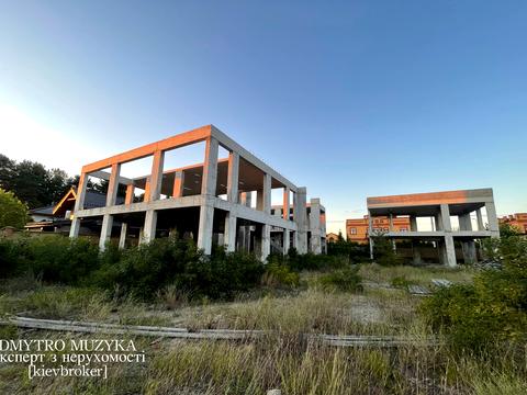 ділянка за адресою Плютовська вул.