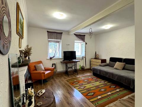 дом по адресу Центральна