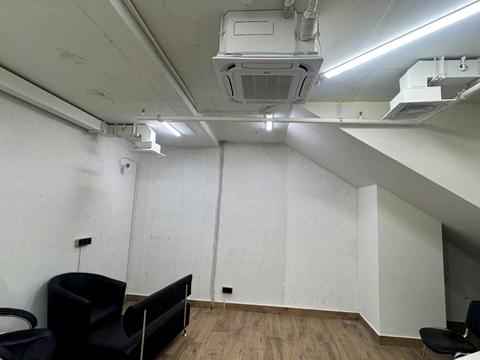 коммерческая по адресу Дніпровська наб., 17