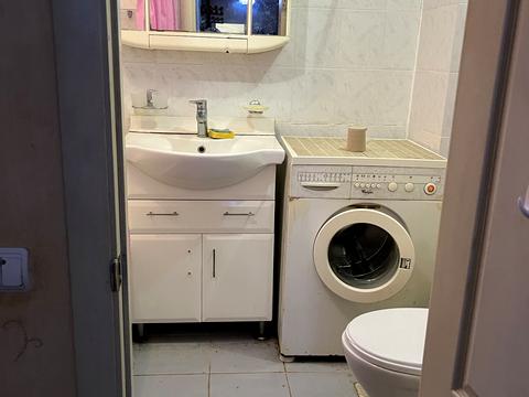 квартира по адресу Ревуцкого ул., 17-Б