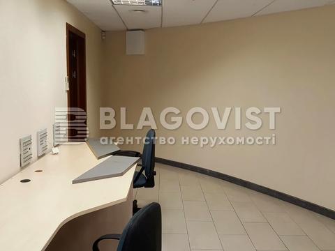 комерційна за адресою Спортивна пл., 3