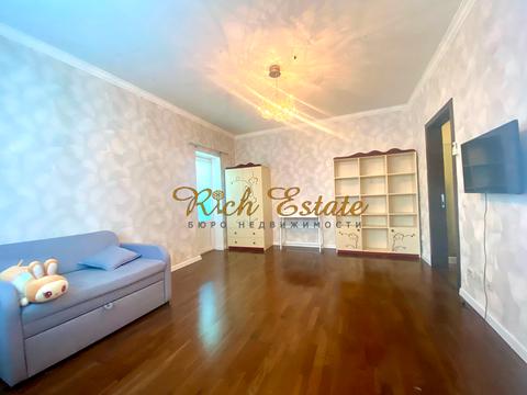 квартира за адресою Анни Ахматової вул., 48