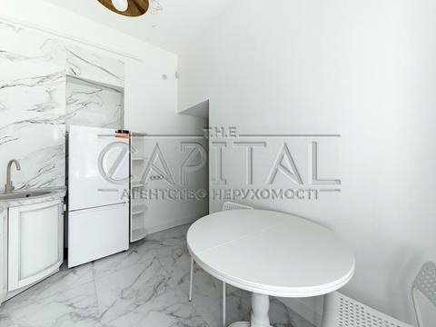 комерційна за адресою Круглоуніверситетська вул., 22