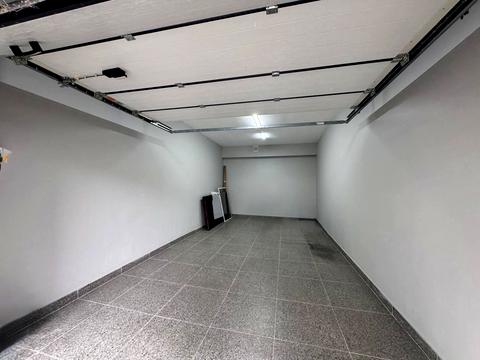 паркомісце за адресою Олександра Довженка вул., 37