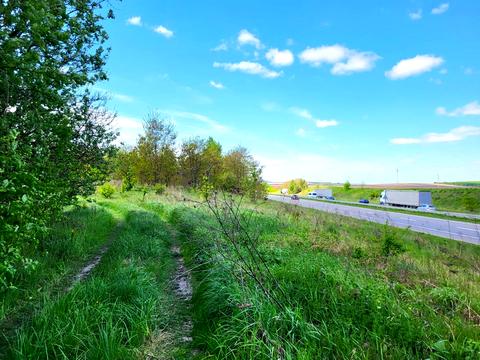 участок по адресу с. Великая омеляна, траса Е40